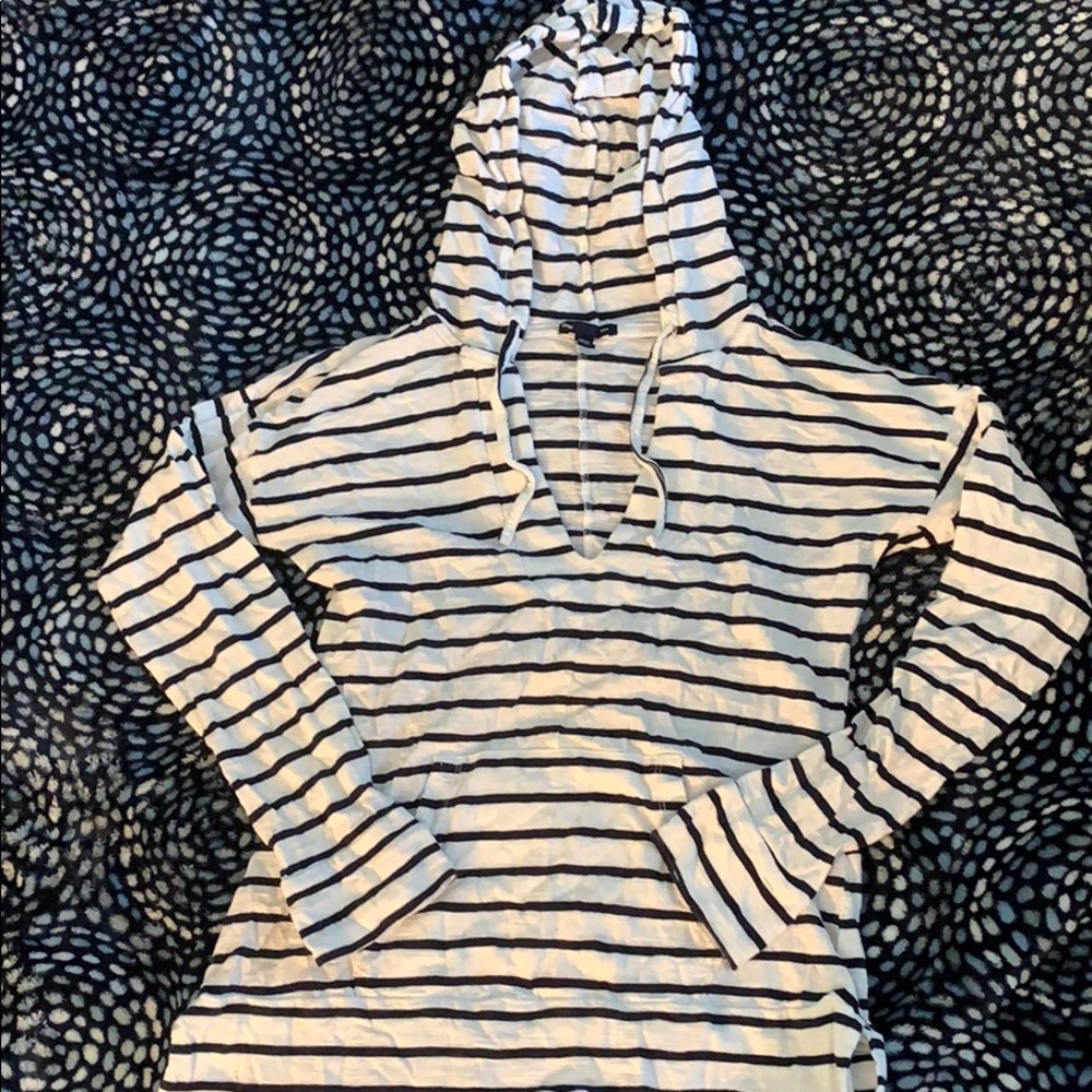 Gap White and navy striped pullover